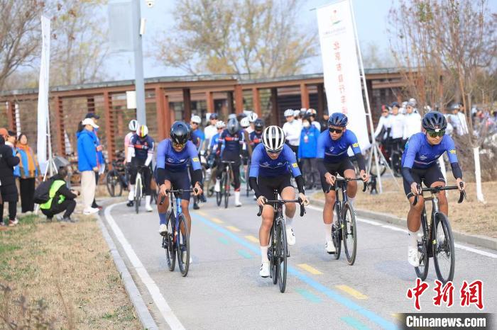 2024年北京自行车俱乐部联赛公路测试赛在环绕水