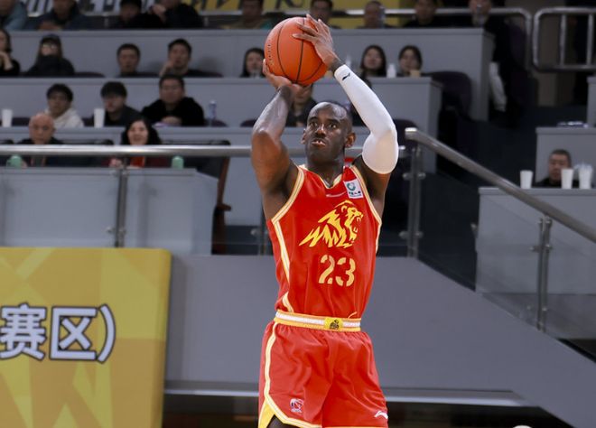 广厦双杀宁波锁定主场不败战绩 塔克砍29分率队