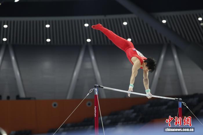 张博恒全运会单杠夺金：职业生涯首金圆梦