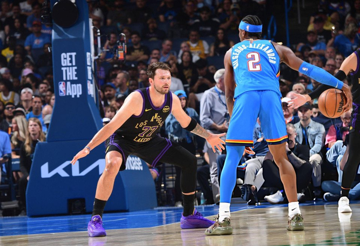 湖人惨遭雷霆43分狂屠 詹姆斯正负值生涯第二低