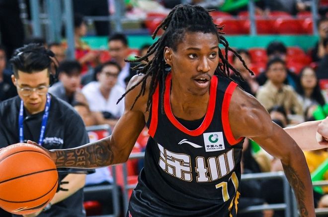 深圳大胜江苏豪取12连胜 创队史最长连胜纪录