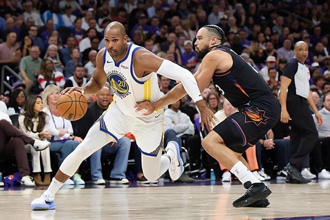 太阳力克勇士晋级季后赛 霍福德状态起伏成关键