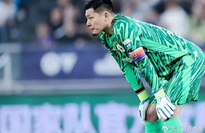 王大雷赛前怒吼专注要求遭队友无视，鲁能主场